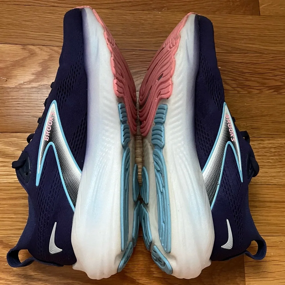 Brooks Glycerin 22 Women's Purple and Pink Running Shoes - Picture 5 of 7